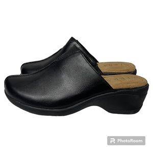 Serra Wedge Mules Women’s Size 8 Black Faux Leather Cushion Insole Slip On